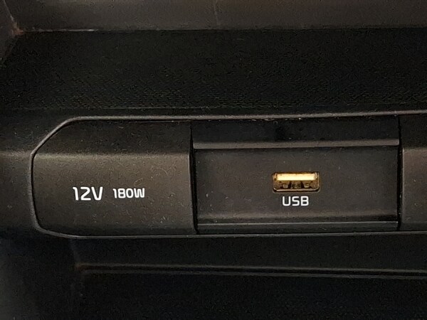 Used Kia Stonic 2023 for sale - 76258495: Photo 15