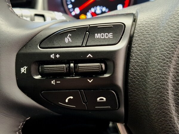 Used Kia Stonic 2023 for sale - 76258495: Photo 17
