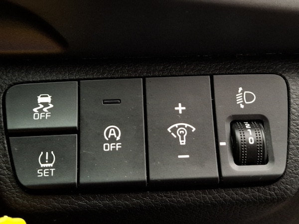 Used Kia Stonic 2023 for sale - 76258495: Photo 19