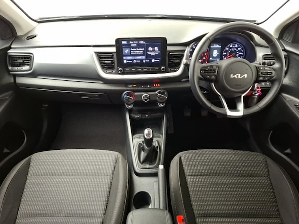 Used Kia Stonic 2023 for sale - 76258495: Photo 2