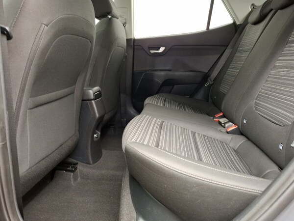 Used Kia Stonic 2023 for sale - 76258495: Photo 6