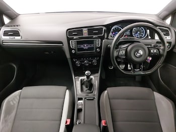 Used Volkswagen Golf 2015 for sale - 77999611: Photo