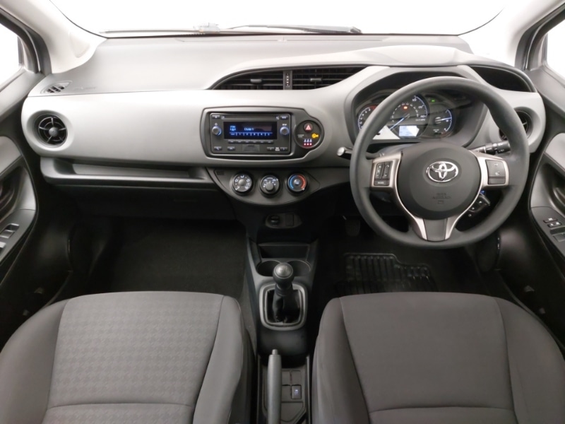 Used Toyota Yaris 2017 for sale - 77947431: Photo 2