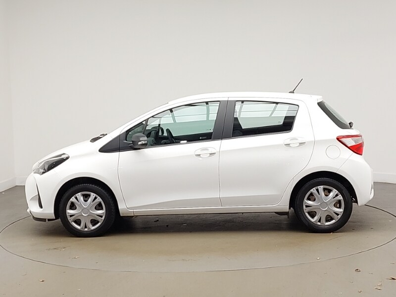 Used Toyota Yaris 2017 for sale - 77947431: Photo 4