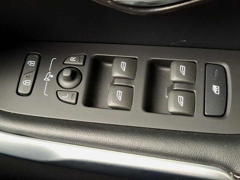 Used Volvo V40 2019 for sale - 77024411: Photo 19