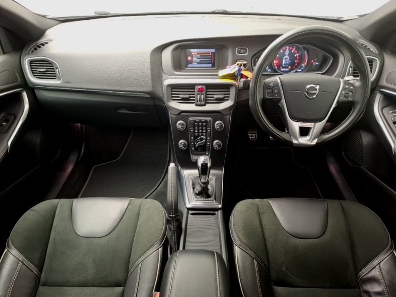 Used Volvo V40 2019 for sale - 77024411: Photo 2