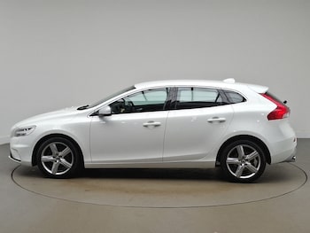 Used Volvo V40 2019 for sale - 77024411: Photo