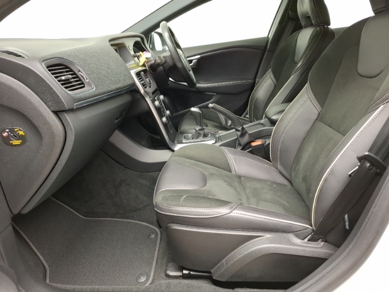 Used Volvo V40 2019 for sale - 77024411: Photo 5