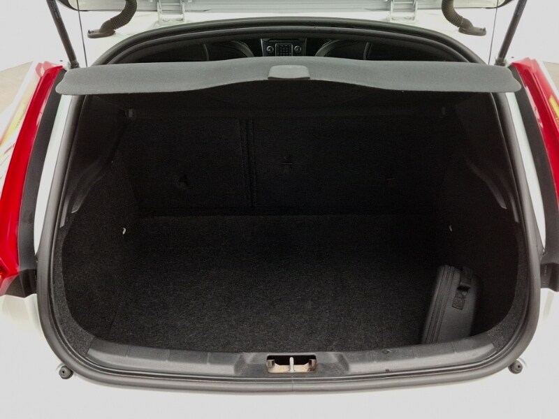 Used Volvo V40 2019 for sale - 77024411: Photo 8