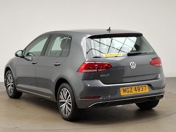 Used Volkswagen Golf 2018 for sale - 77678112: Photo
