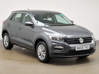 Used Volkswagen T-Roc 2018 for sale - 77889476: Photo