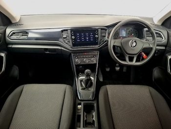 Used Volkswagen T-Roc 2018 for sale - 77889476: Photo