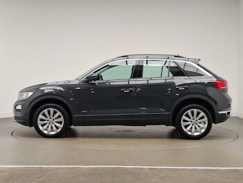 Used Volkswagen T-Roc 2019 for sale - 76464800: Photo