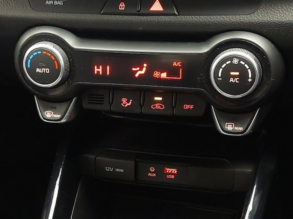 Used Kia Stonic 2019 for sale - 76311473: Photo 15