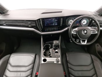 Used Volkswagen Touareg 2019 for sale - 76721666: Photo