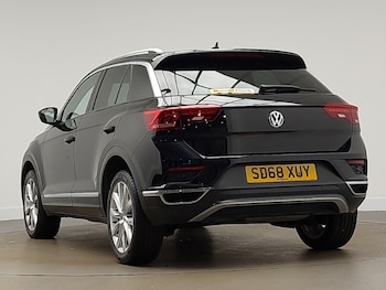 Used Volkswagen T-Roc 2018 for sale - 76543404: Photo