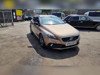 Used Volvo V40 2014 for sale - 79197770: Photo