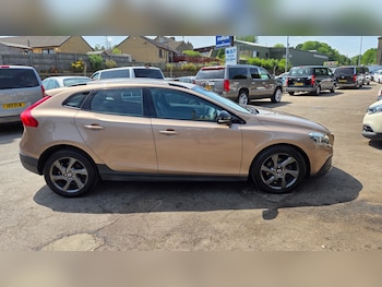 Used Volvo V40 2014 for sale - 79197770: Photo