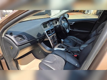 Used Volvo V40 2014 for sale - 79197770: Photo