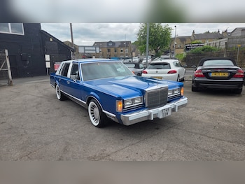Used Lincoln Town Car 1988 for sale - 78500283: Photo