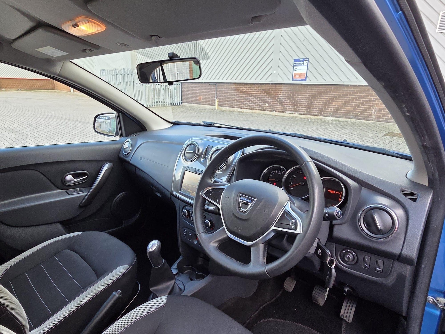 Used Dacia Sandero Stepway 2017 for sale - 77940476: Photo 16