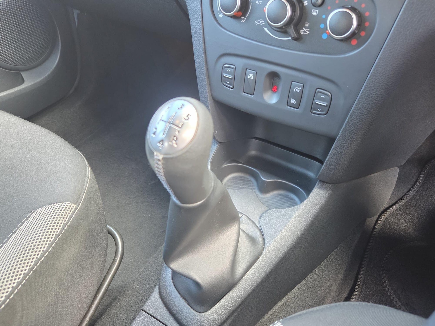 Used Dacia Sandero Stepway 2017 for sale - 77940476: Photo 24