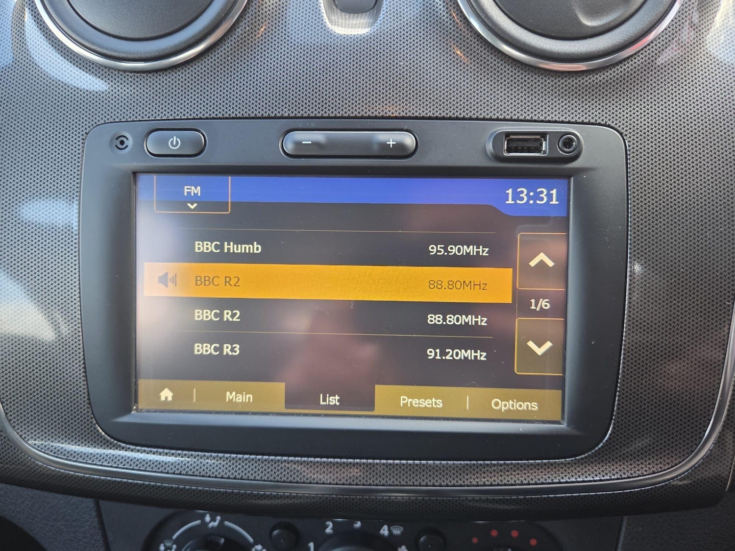 Used Dacia Sandero Stepway 2017 for sale - 77940476: Photo 28