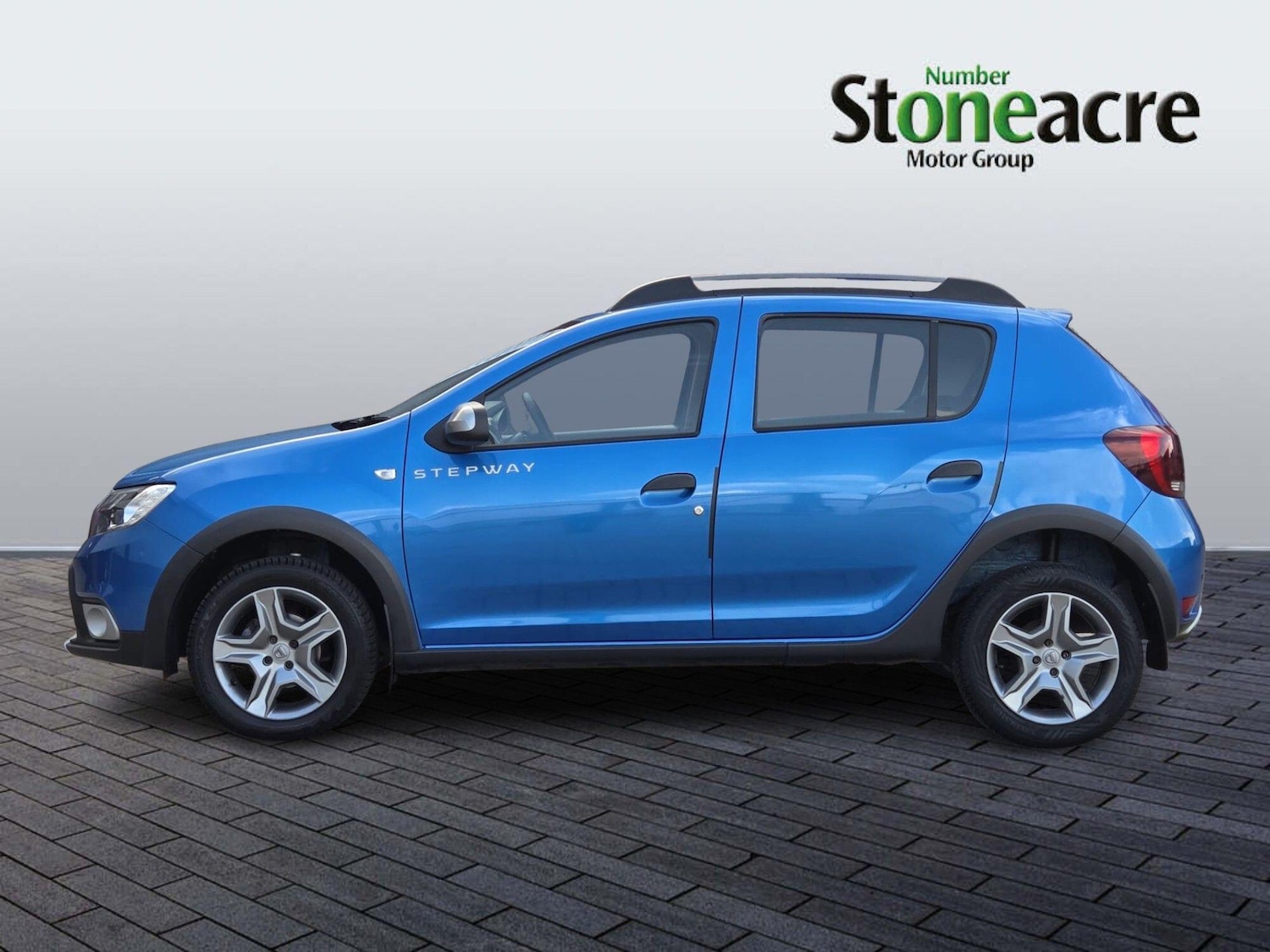 Used Dacia Sandero Stepway 2017 for sale - 77940476: Photo 6