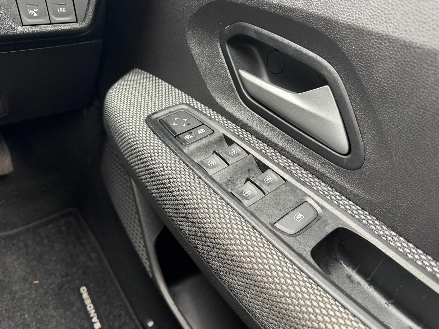 Used Dacia Sandero 2023 for sale - 77657774: Photo 13