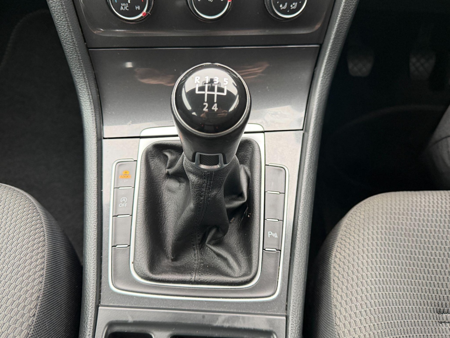 Used Volkswagen Golf 2017 for sale - 77230058: Photo 22