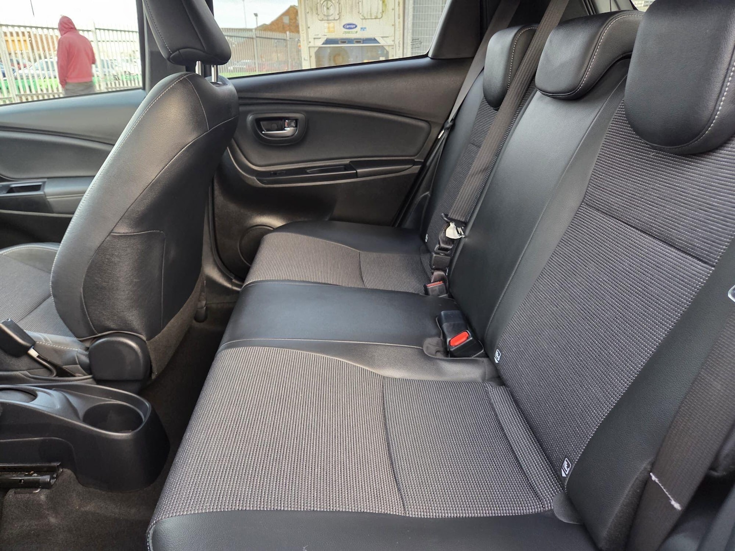 Used Toyota Yaris 2020 for sale - 76715311: Photo 12