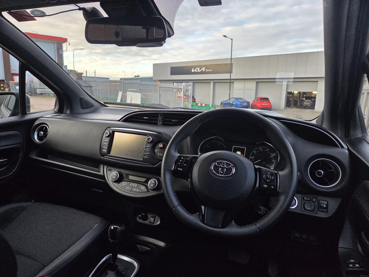 Used Toyota Yaris 2020 for sale - 76715311: Photo 15