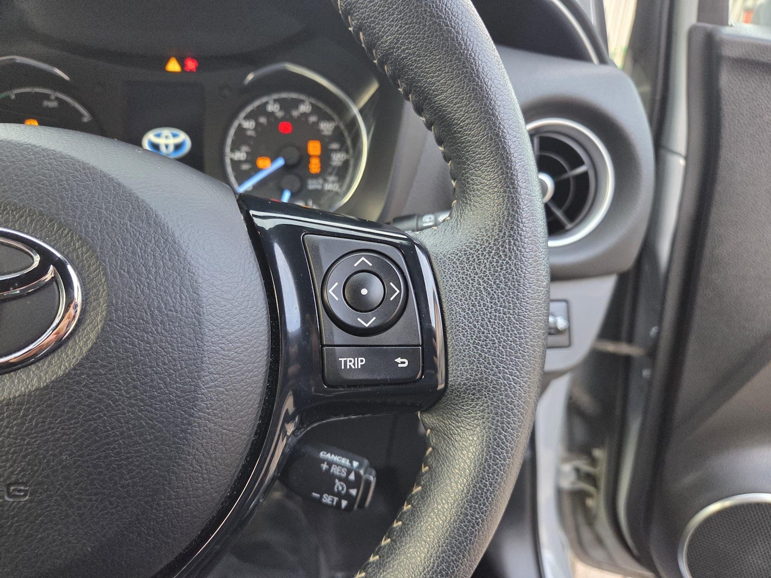 Used Toyota Yaris 2020 for sale - 76715311: Photo 18