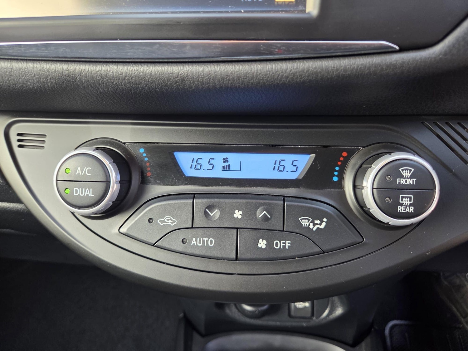 Used Toyota Yaris 2020 for sale - 76715311: Photo 24