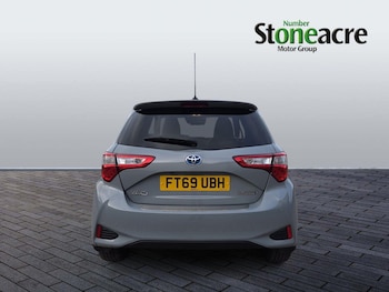 Used Toyota Yaris 2020 for sale - 76715311: Photo