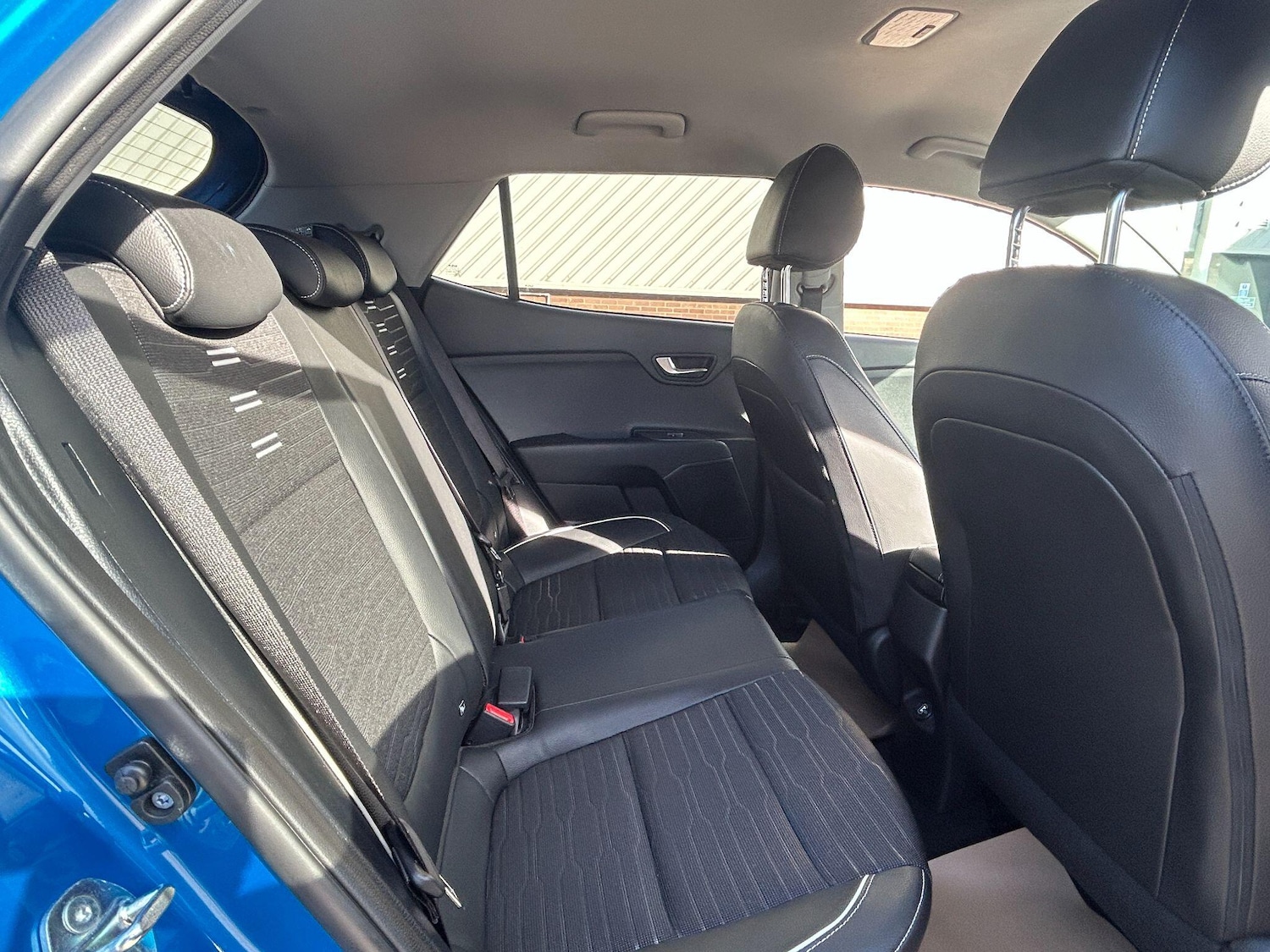 Used Kia Stonic 2023 for sale - 76377917: Photo 13