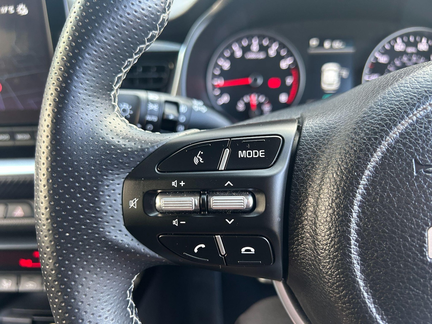 Used Kia Stonic 2023 for sale - 76377917: Photo 19