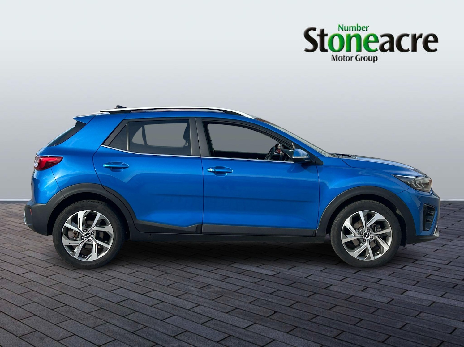 Used Kia Stonic 2023 for sale - 76377917: Photo 2