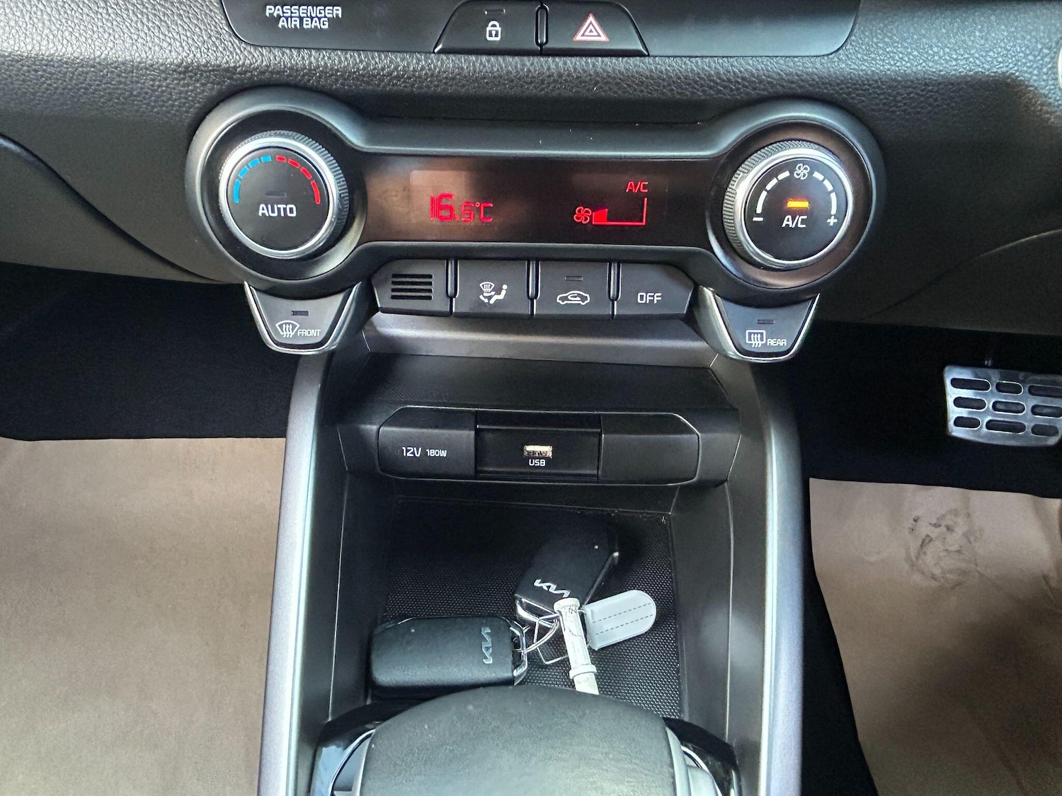 Used Kia Stonic 2023 for sale - 76377917: Photo 23