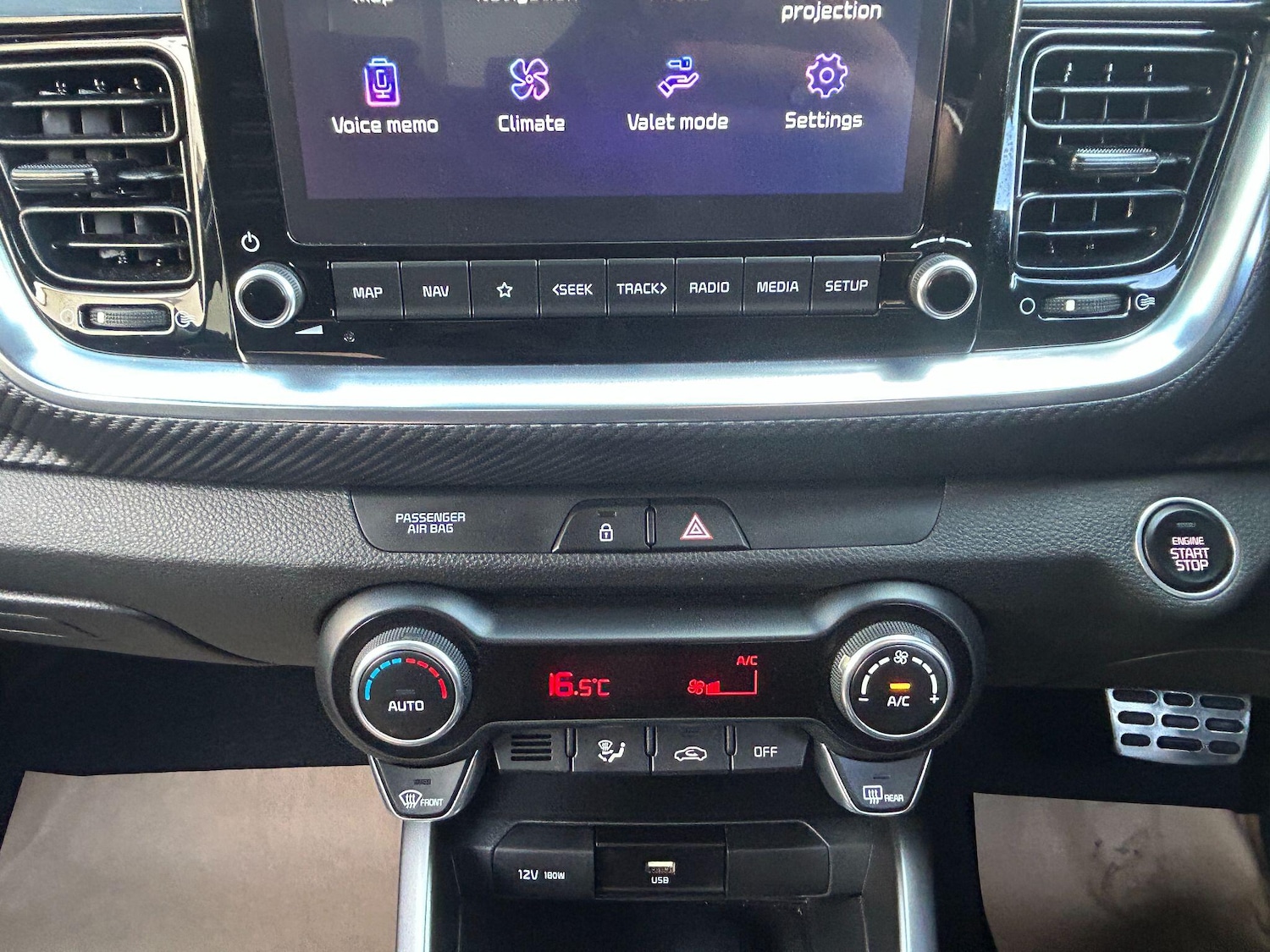 Used Kia Stonic 2023 for sale - 76377917: Photo 24