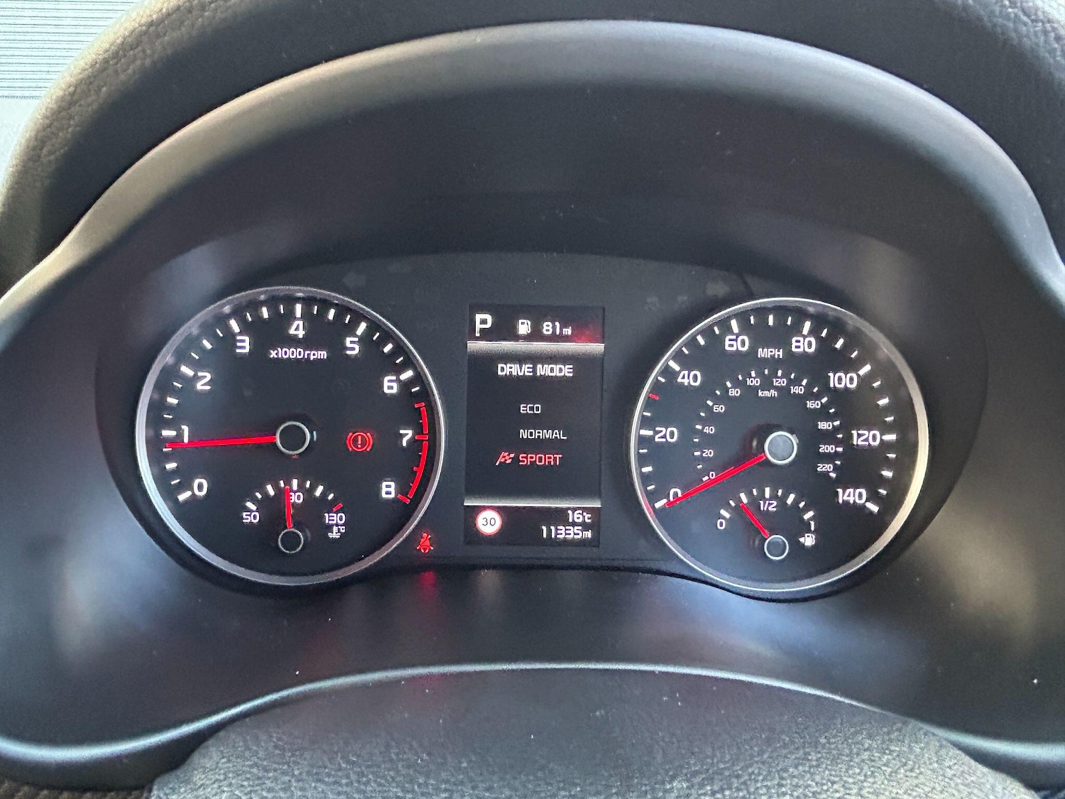 Used Kia Stonic 2023 for sale - 76377917: Photo 32