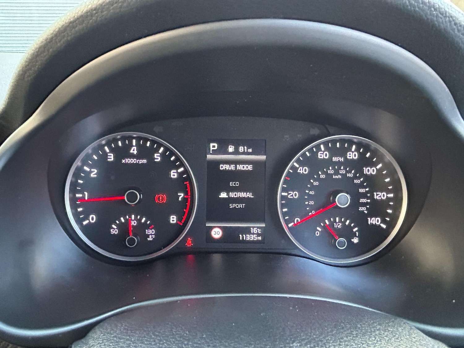 Used Kia Stonic 2023 for sale - 76377917: Photo 35