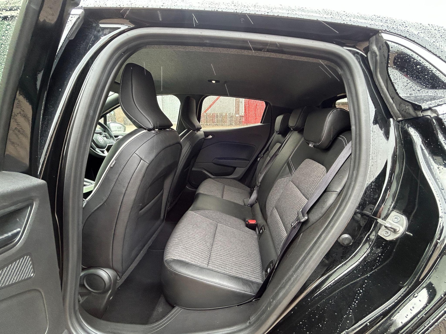 Used Renault Clio 2023 for sale - 76457580: Photo 11