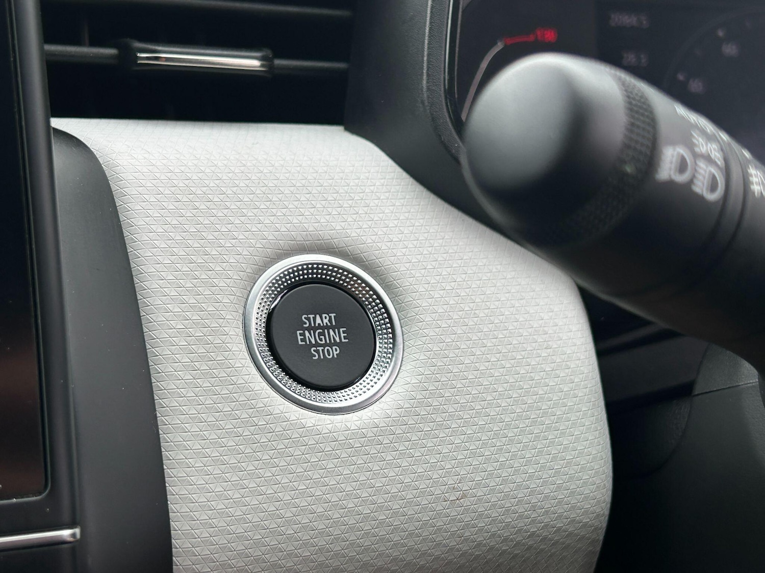 Used Renault Clio 2023 for sale - 76457580: Photo 33