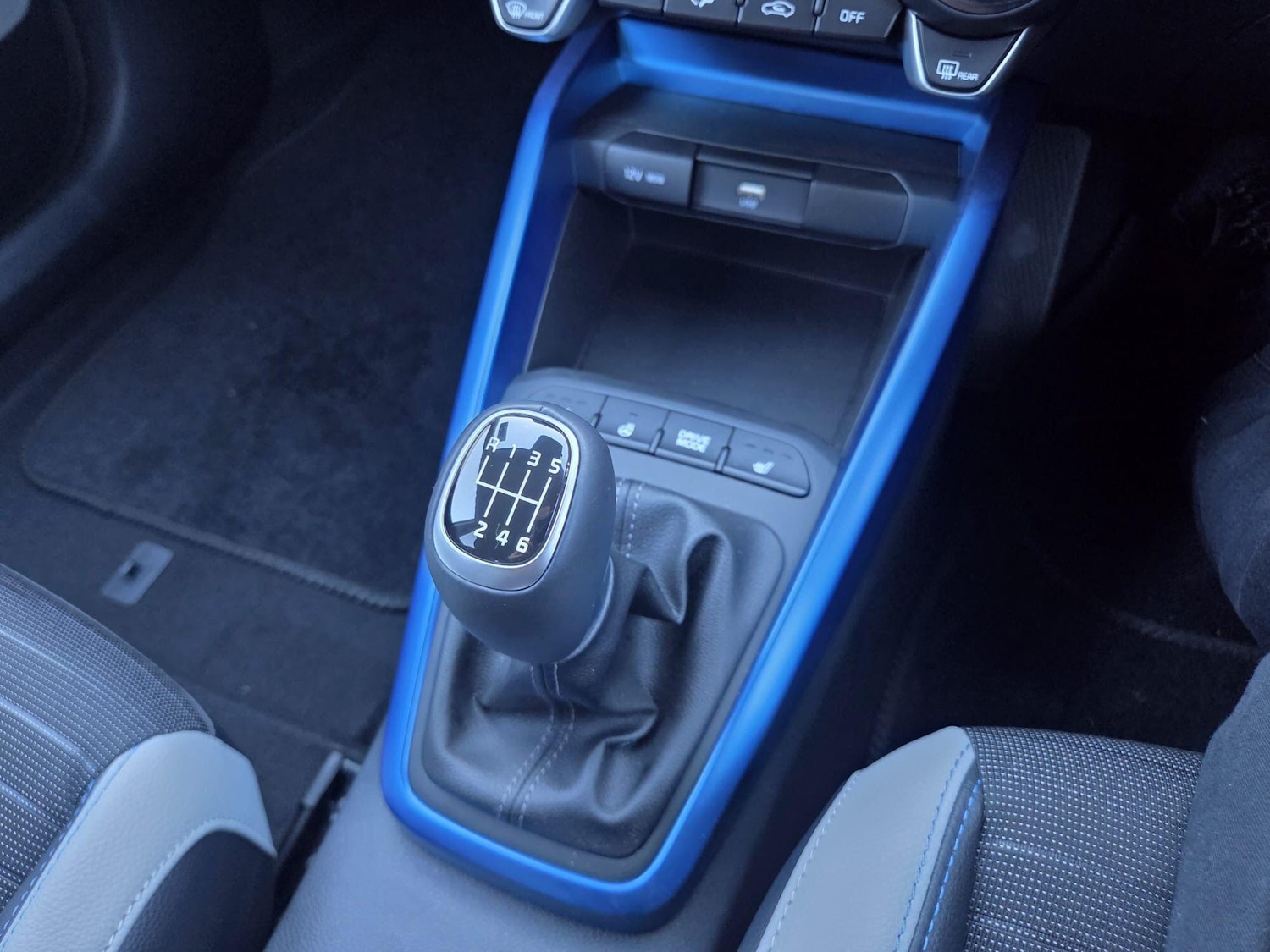 Used Kia Stonic 2025 for sale - 76441296: Photo 21