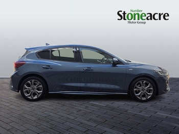 Used Ford Focus 2022 for sale - 79075901: Photo