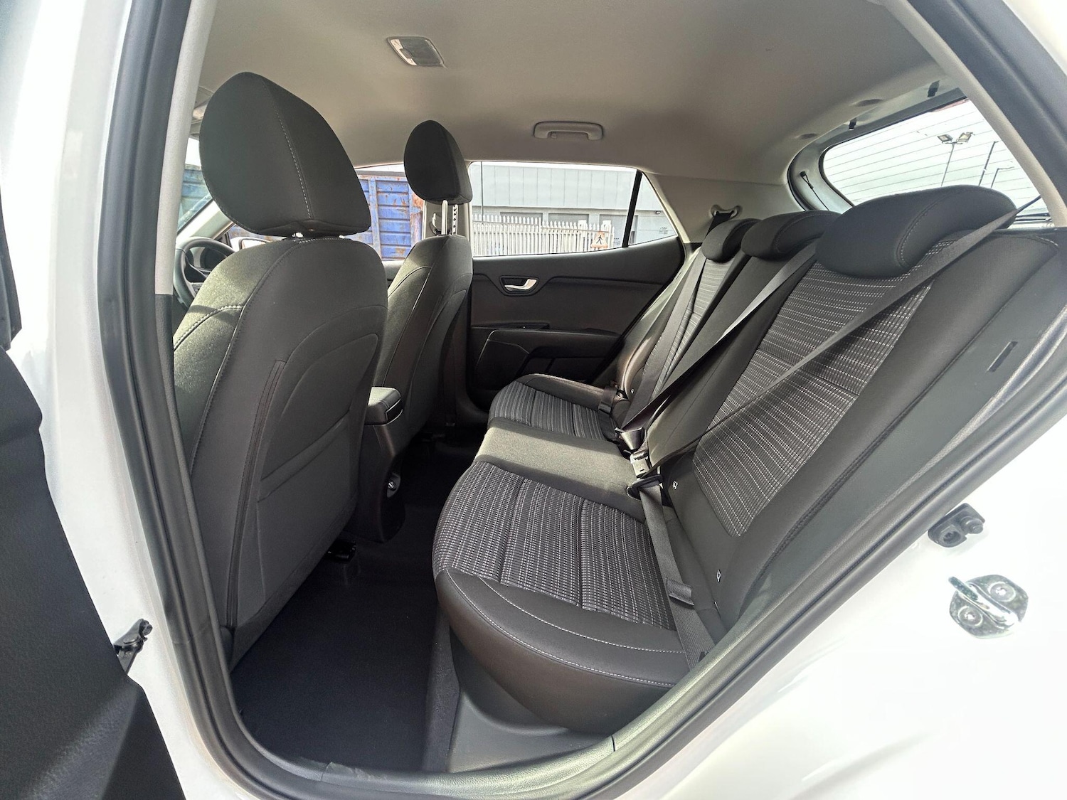 Used Kia Stonic 2024 for sale - 76239124: Photo 13