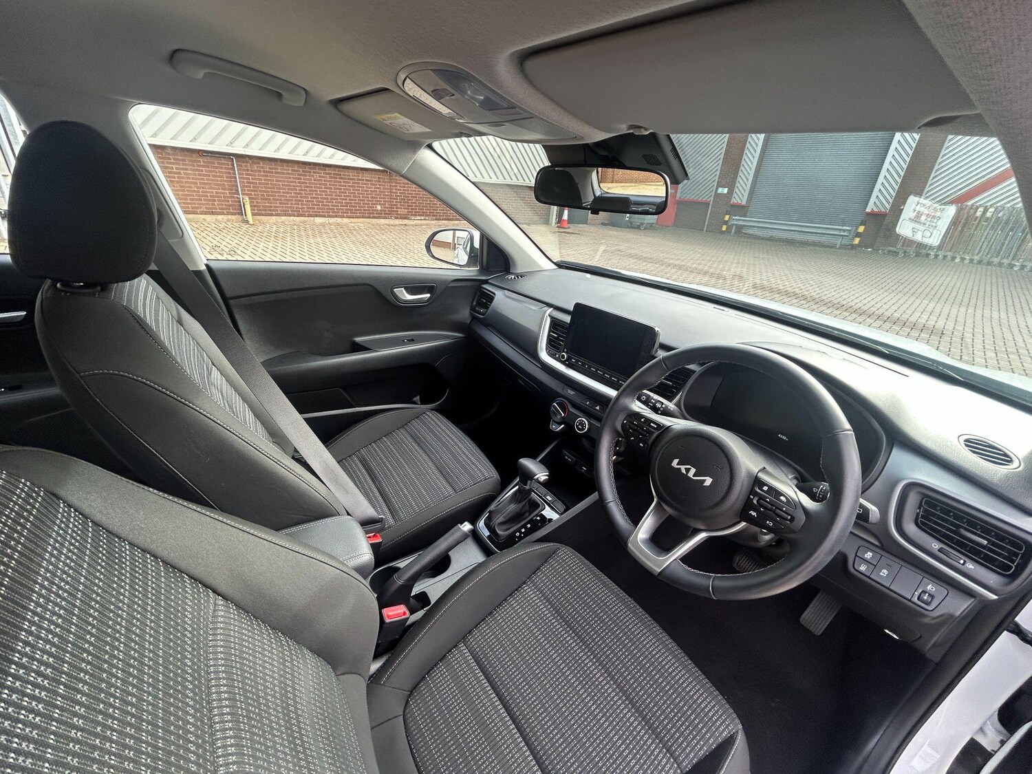 Used Kia Stonic 2024 for sale - 76239124: Photo 17