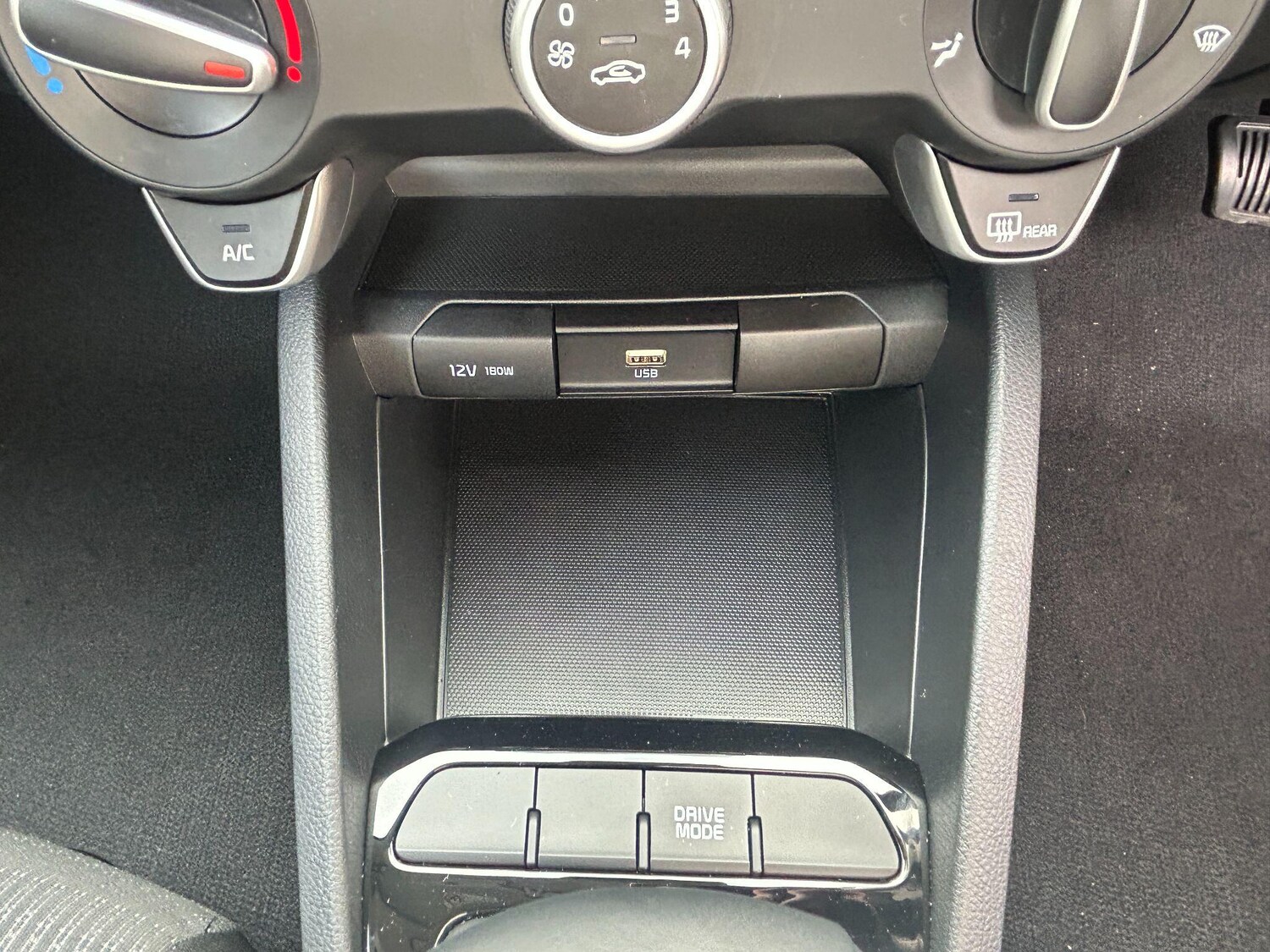 Used Kia Stonic 2024 for sale - 76239124: Photo 21