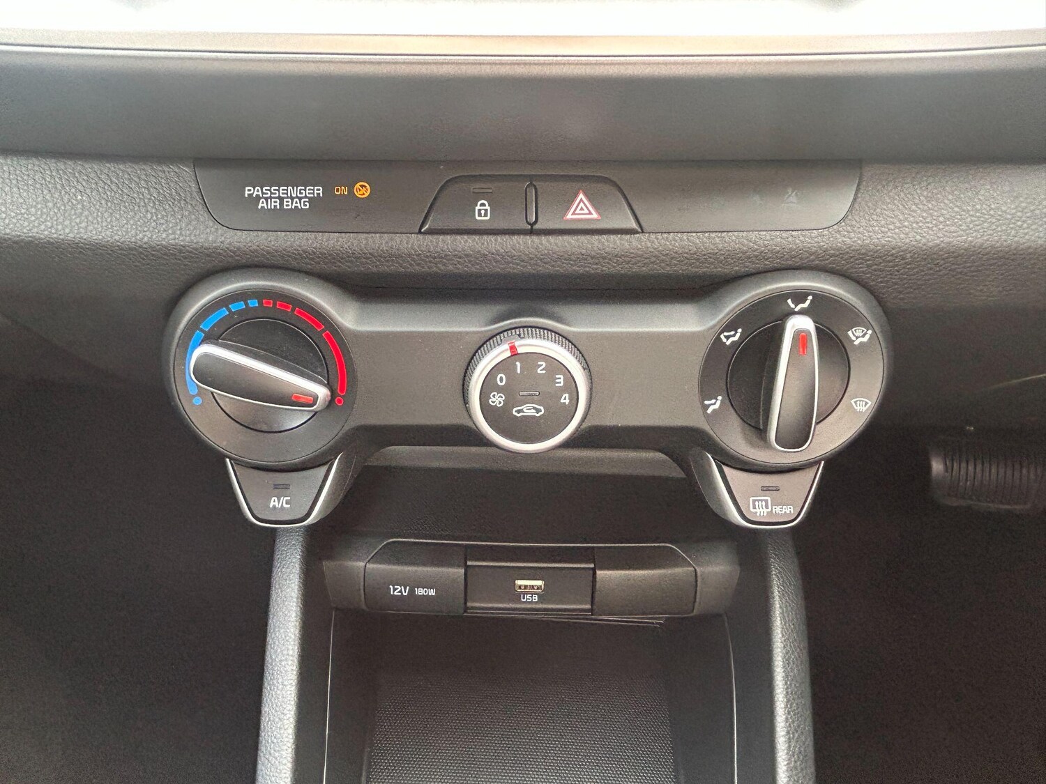 Used Kia Stonic 2024 for sale - 76239124: Photo 22